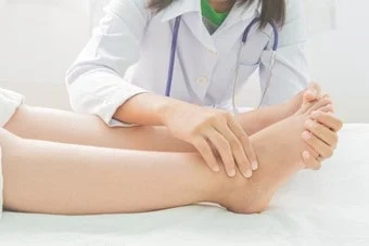 What are the causes of foot pain