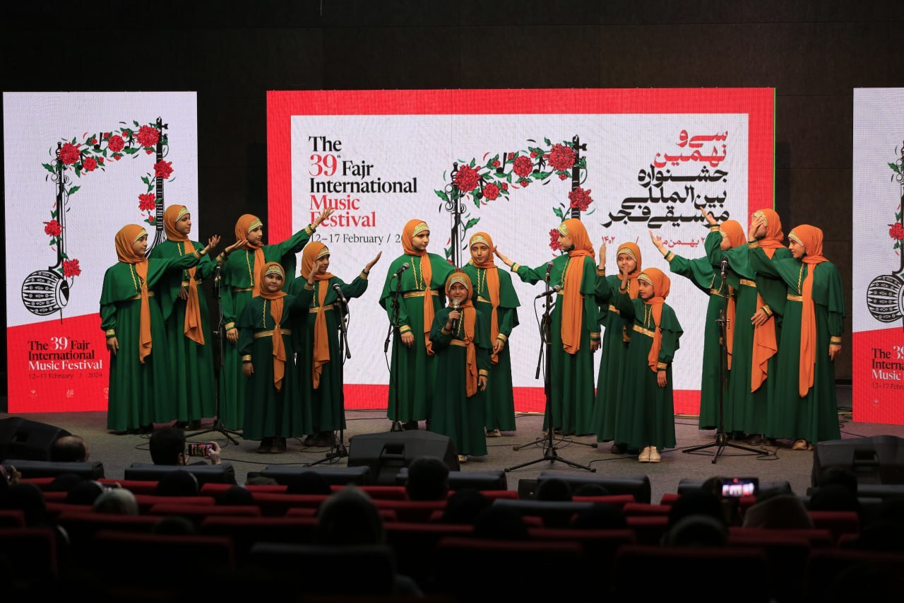 سرود و خاطره‌سازی دهه نودی‌ها در جشنواره موسیقی فجر/اجرای سرود «انتقام سخت» به سه زبان 