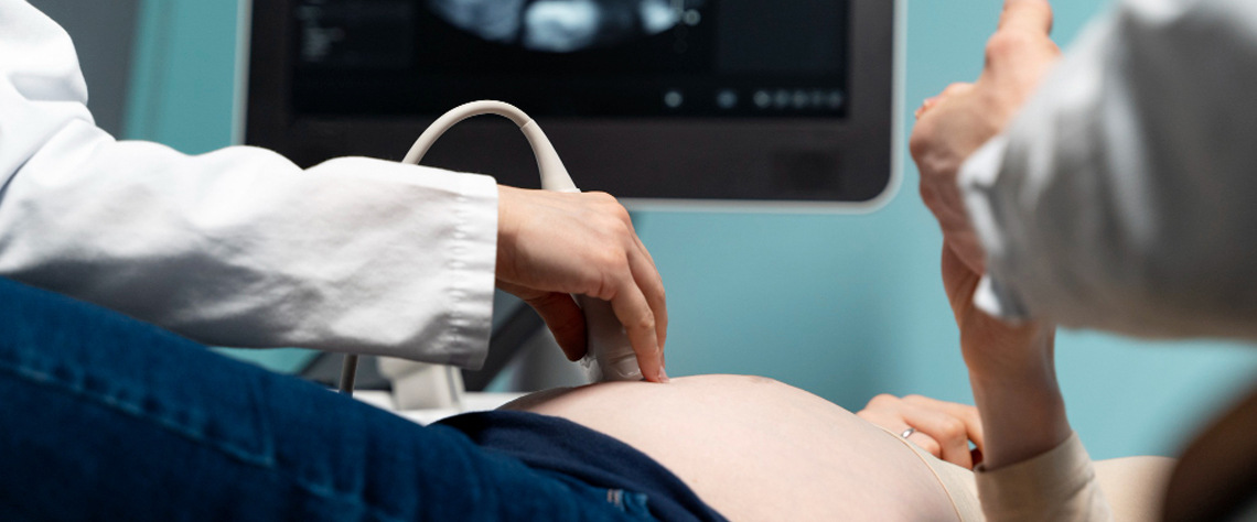 آزمایش خدمات نمونهگیری خون و ادرار در منزل ویژه مادران باردار